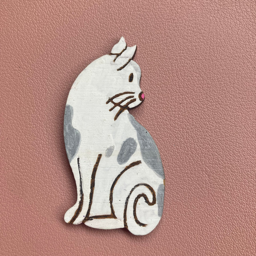 One-Off Brooch: Cat - white