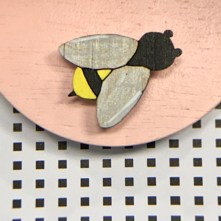 Pin: Bee